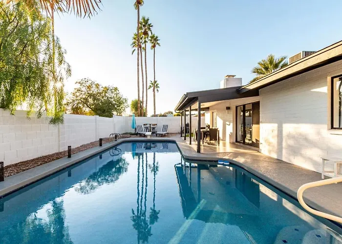 Holiday home 3br Retreat With Diving Pool Bbq And Workspace *