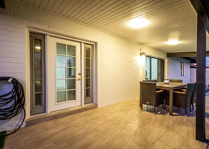 3br Retreat With Diving Pool Bbq And Workspace Holiday home