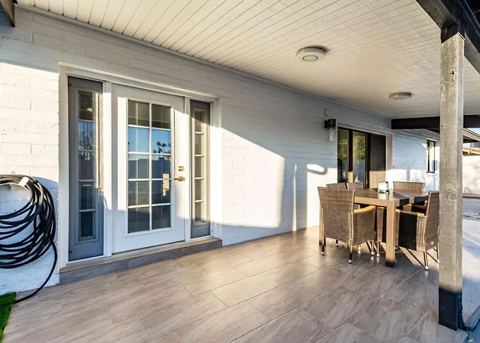 Holiday home 3br Retreat With Diving Pool Bbq And Workspace Mesa