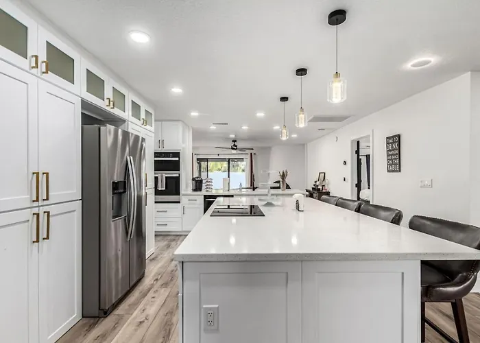 Holiday home 3br Retreat With Diving Pool Bbq And Workspace Mesa